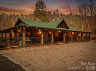 90 Rogers Creek Dr, Bakersville, NC 28705