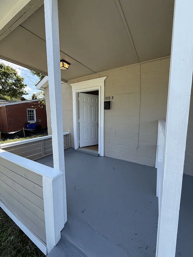 1 Bedroom 1 Bathroom — Photo 2