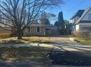 416 Lees Ln, Oakville, ON L6L 4S7