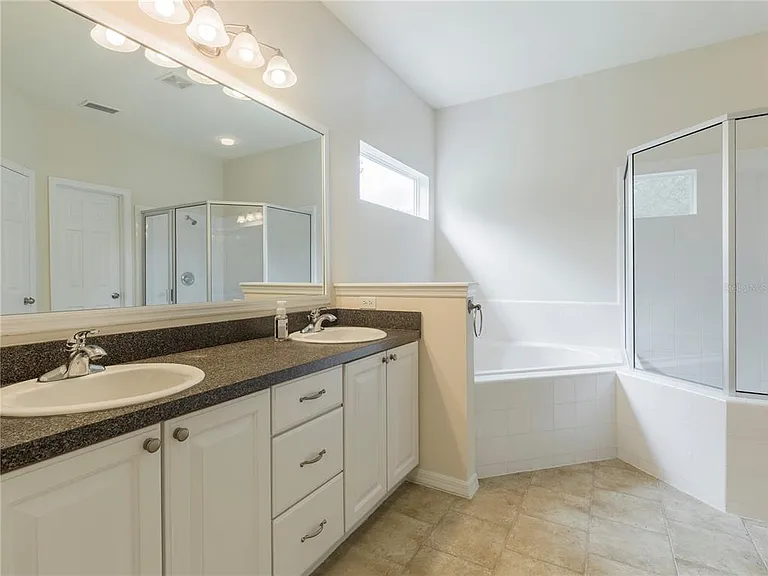 7595 SW 84th Dr — Photo 14