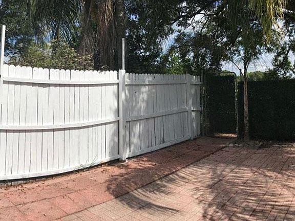 5th image of 6221 Oak Cluster Cir