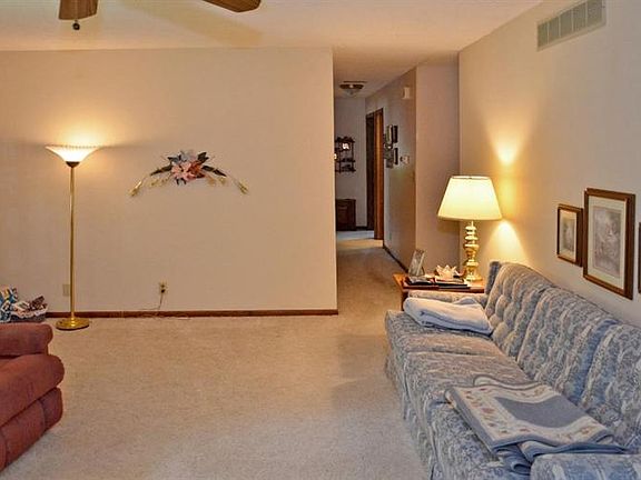 4th image of 2418 Dorothy Dr