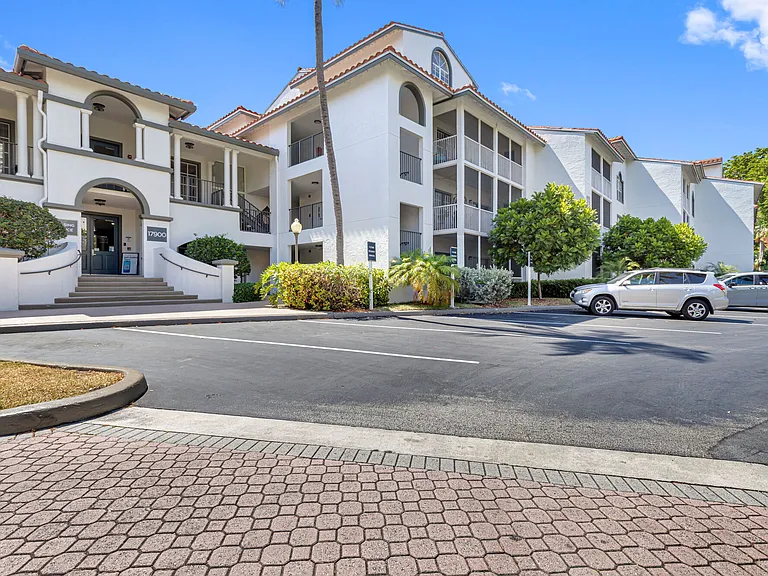 Town Aventura — Photo 35