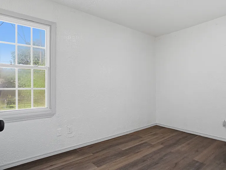 549 E Ercoupe Dr — Photo 19