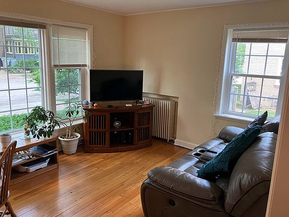 4th image of 1910 E Park Pl APT 1