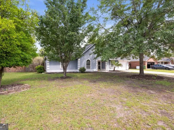 1936 Heathrow Dr, Hinesville, GA 31313