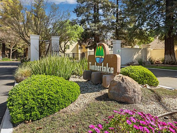 2nd image of 3701 Colonial Dr