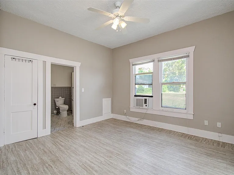 901 Boundary St — Photo 23