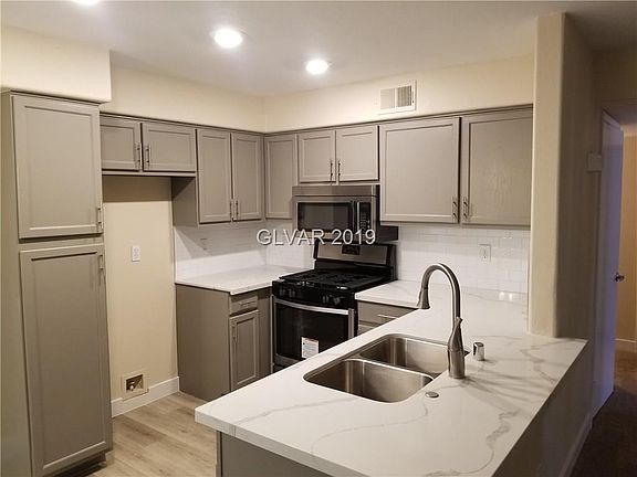 4th image of 3225 Casey Dr Unit 204