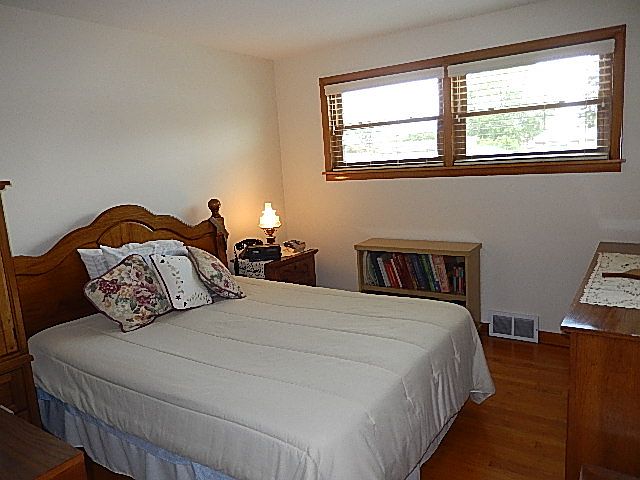 1st image of 9808 S Kolin Ave