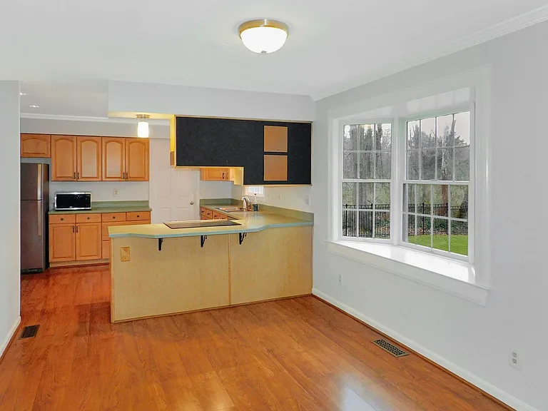 1332 Redwood Cir — Photo 6
