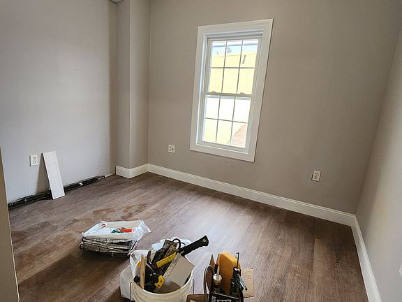 5th image of 10649 Princeton St Floor 2
