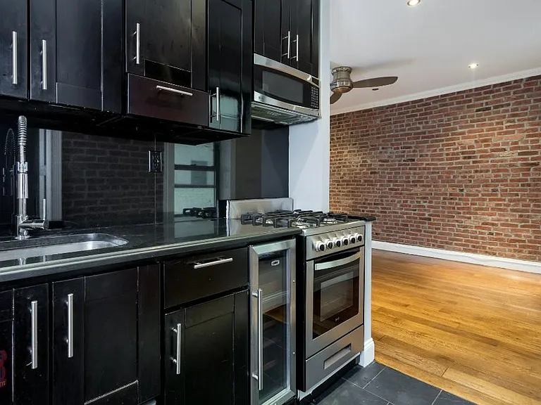 326 E 100th St #2D — Photo 2