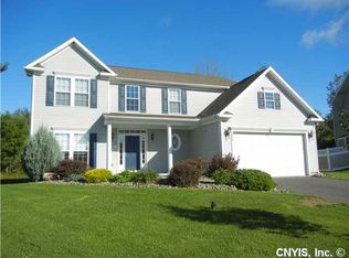 5443 Lucknow Dr, Clay, NY 13041