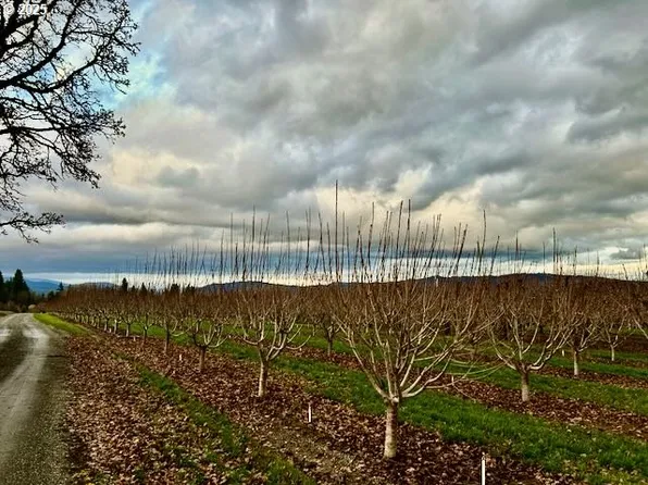 4100 Portland Dr, Hood River, OR 97031