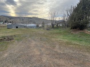 409 Taney St, Fossil, OR 97830