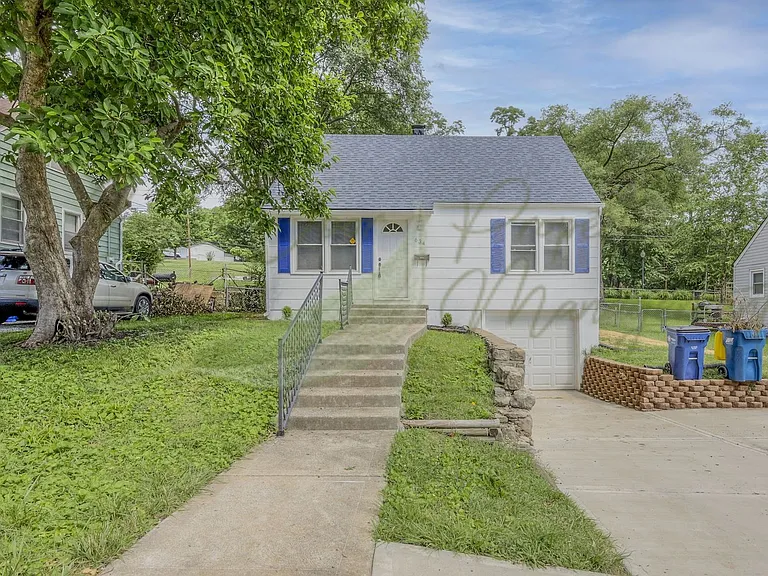 634 Thornton St — Photo 1