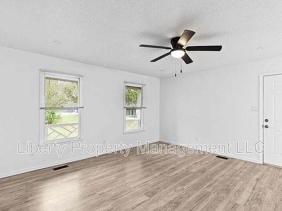 4th image of 104 Greeley Cir