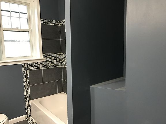 Bath with linen closet