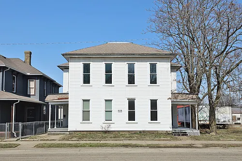 528 W High St Photo 1