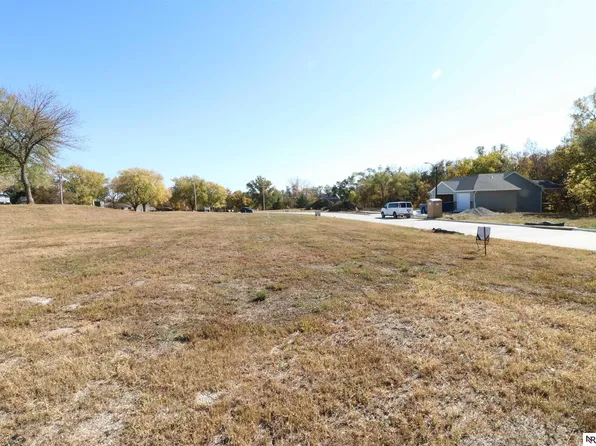 160 Switchgrass Ln, Bennet, NE 68317