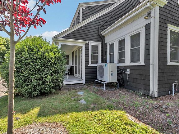 3rd image of 44 Maple Avenue