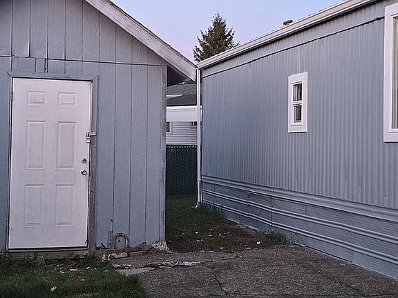 5th image of 2400 SE Stratus Ave Unit 68