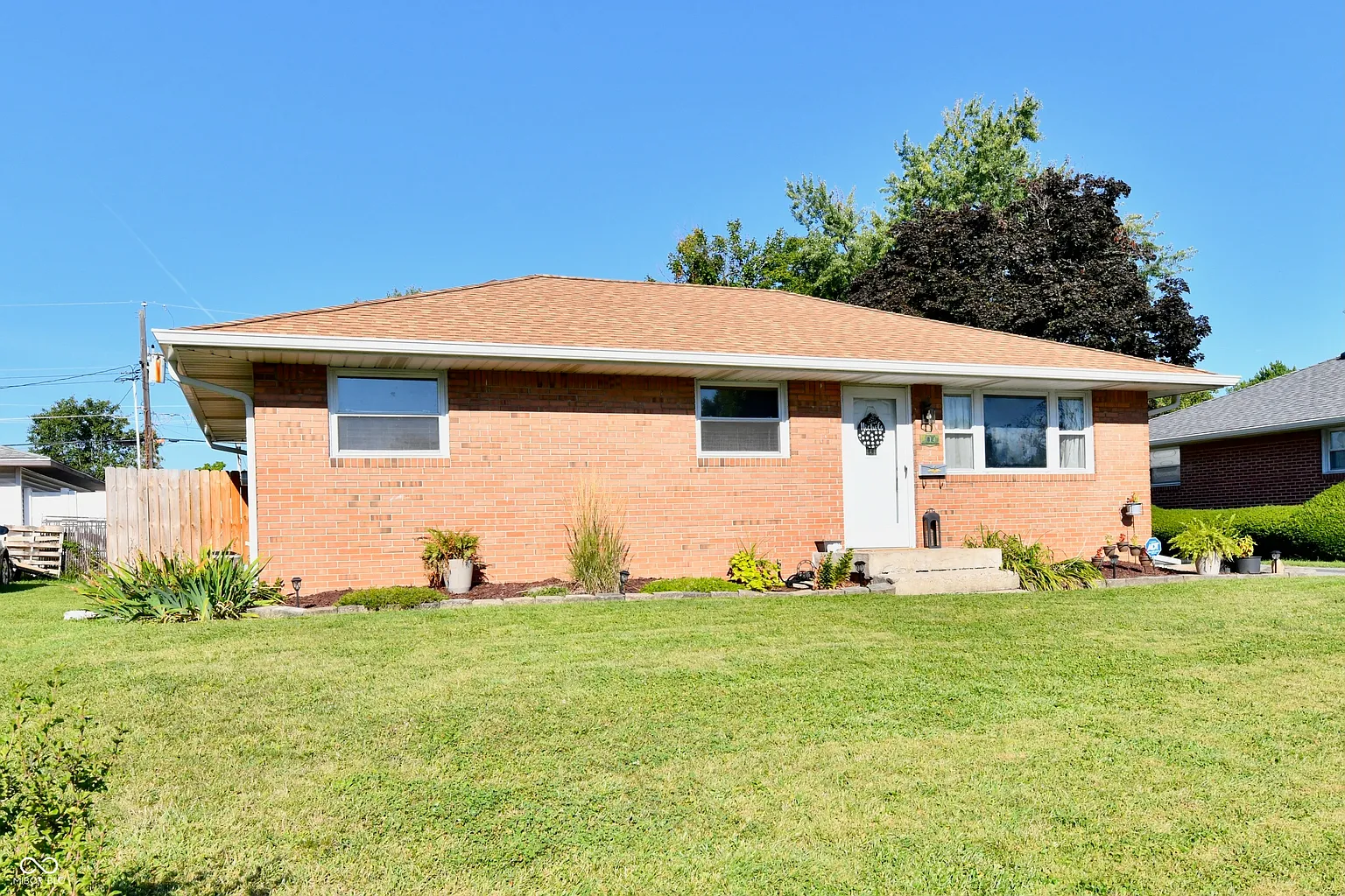 714 Killian Dr photo 1