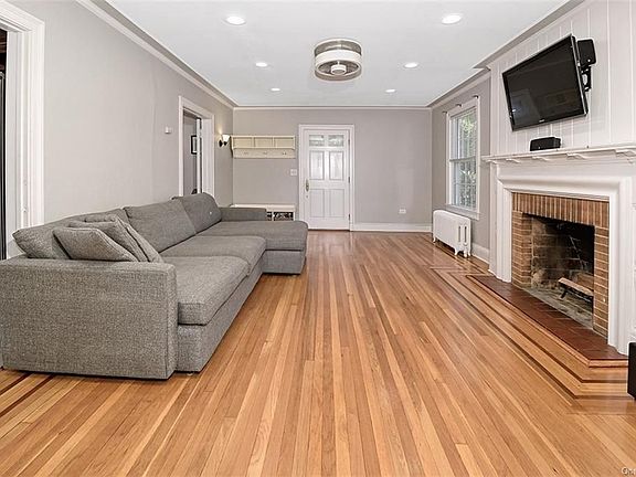 2nd image of 16 Glen Ave