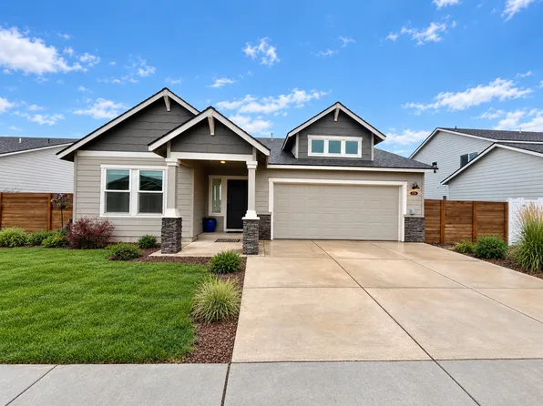 1239 NW Golf Course Dr, Madras, OR 97741