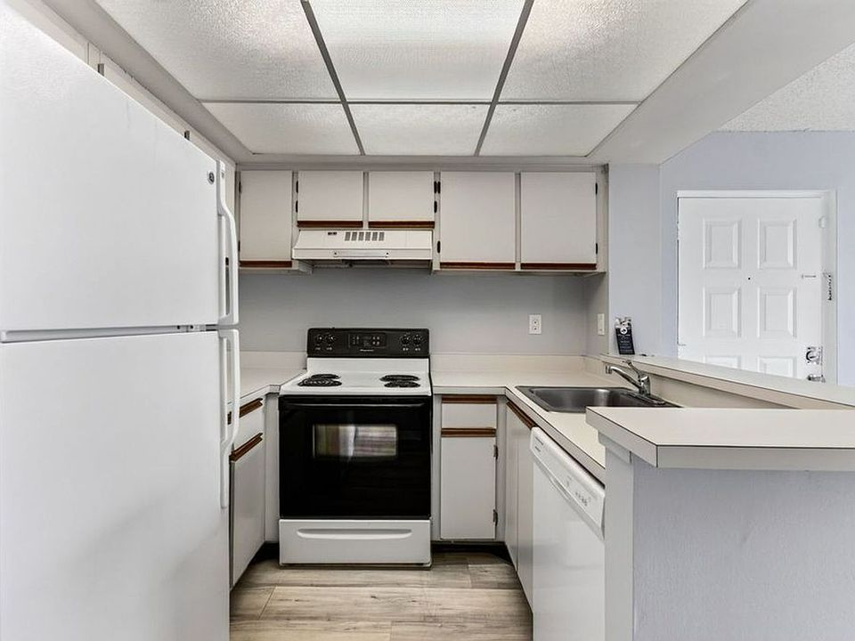 1st image of 752 Executive Center Dr #110-11-110