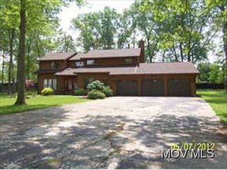 2nd image of 440 Windsor Dr