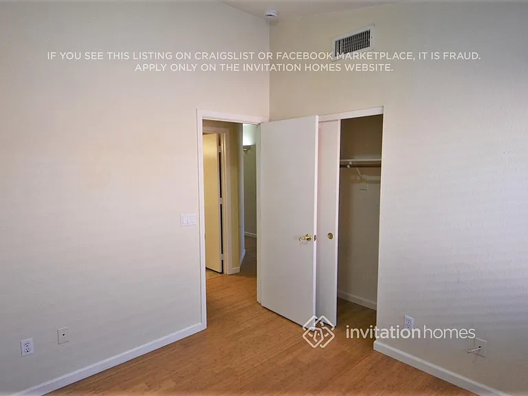 10886 W Loma Ln — Photo 15