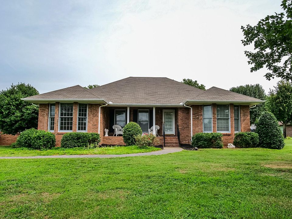 1st image of 102 Brownstone Dr