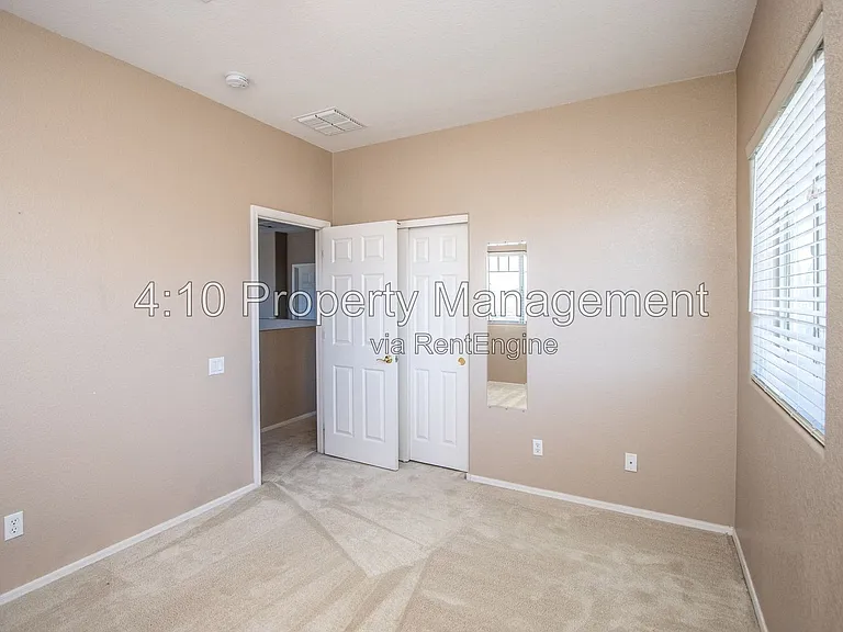 951 E Bellerive Pl — Photo 24