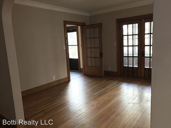 2nd image of 1623 10th Ave