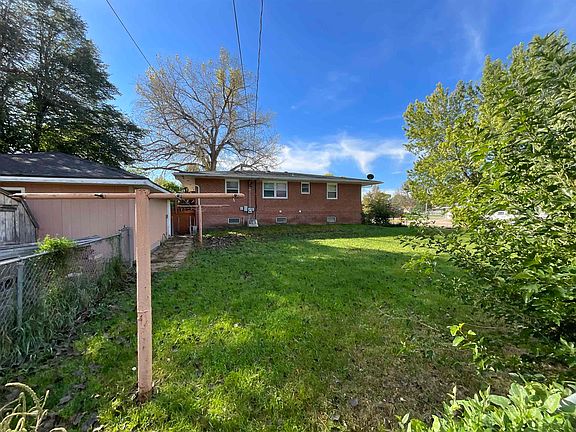 2nd image of 2621 Cedarberry Rd.