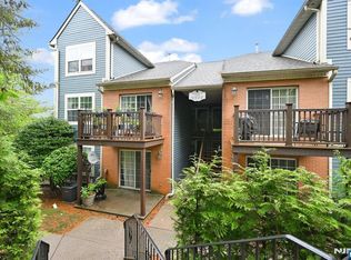 347 Cambridge Dr, Ramsey, NJ 07446