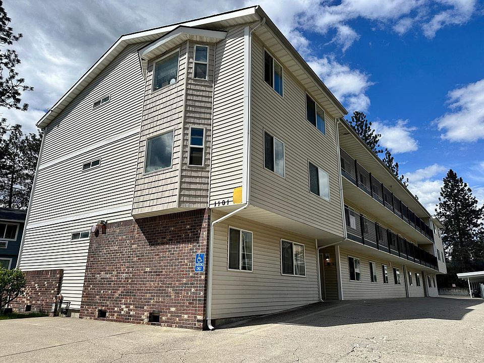 View of Canyon Manor, 1101 Emma Avenue. 15 apartment complex.