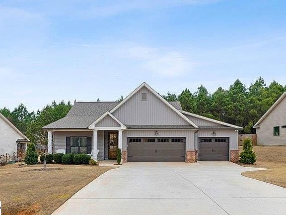 2nd image of 66 Dendy St