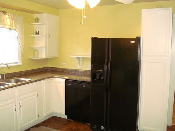 4th image of 415 Grant St