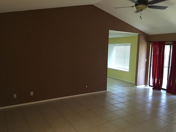 3rd image of 1611 Post Oak Pl