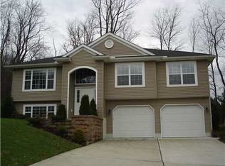 112 Molnar Dr, New Kensington, PA 15068