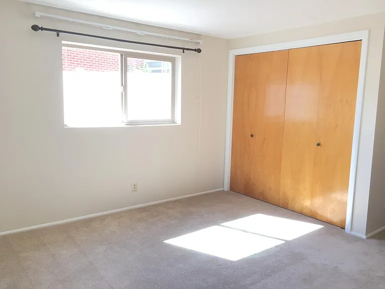 E Skyline Dr — Photo 8