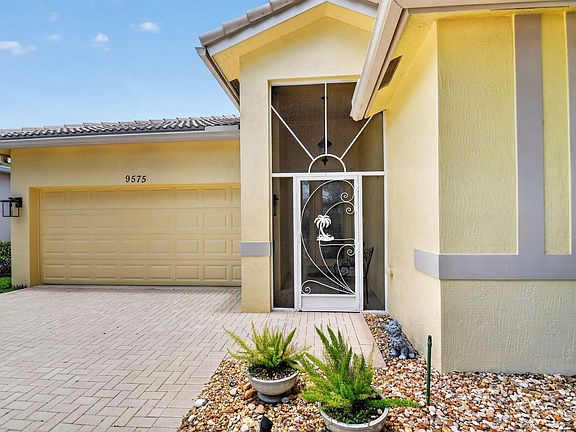 4th image of 9575 Sandpiper Shores Way