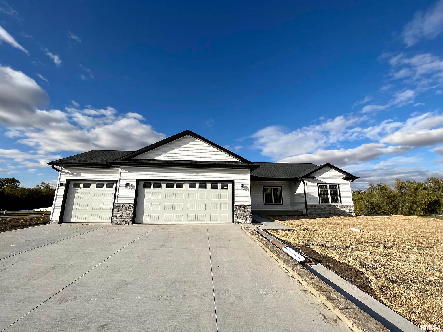 513 Prairie Meadow Dr, Blue Grass, IA 52726 Zillow