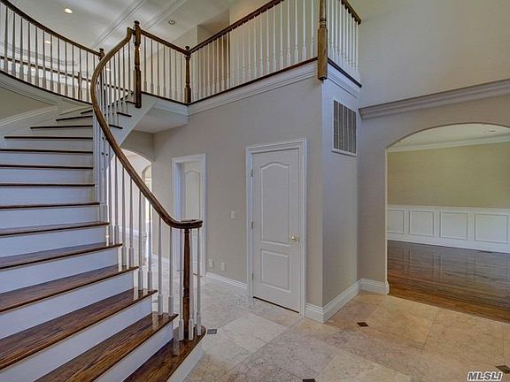 3rd image of 28 Schoolhouse Ln