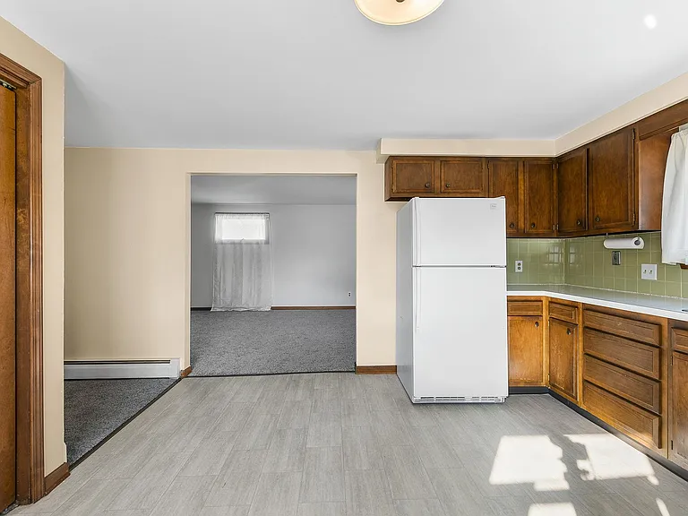 92 Gordon St — Photo 7