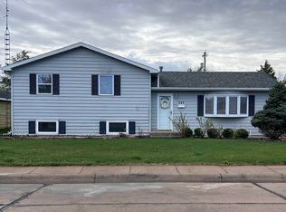 215 E 19th St, Cozad, NE 69130
