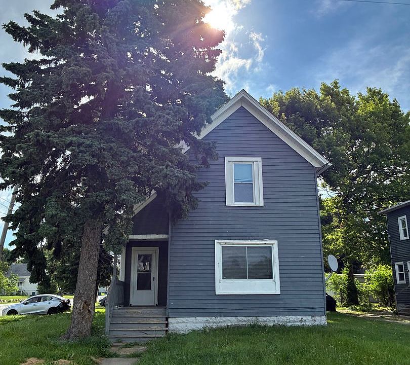 1st image of 1703 Oakdale Ave